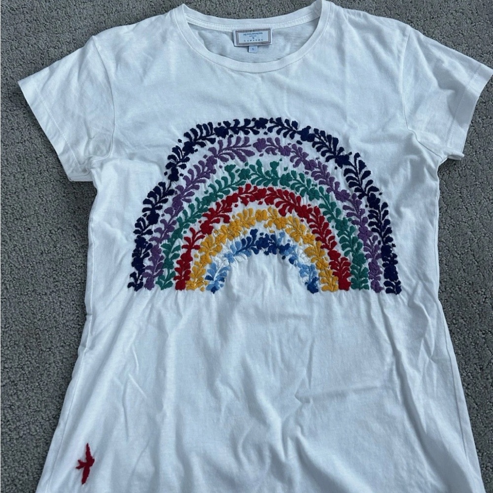 Mi Golondrina embroidered White Tee